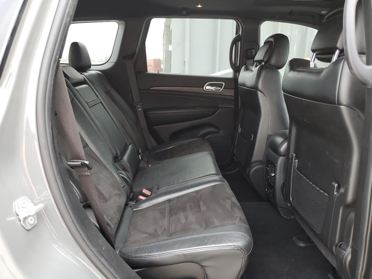 2020 Jeep Grand Cherokee - Image 12