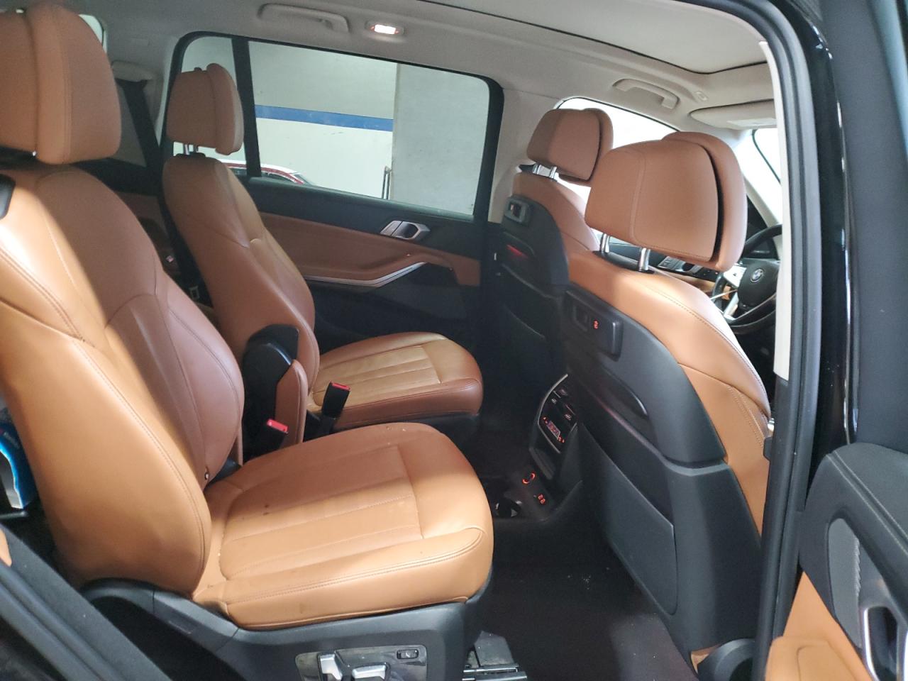 2020 BMW X7 - Image 11