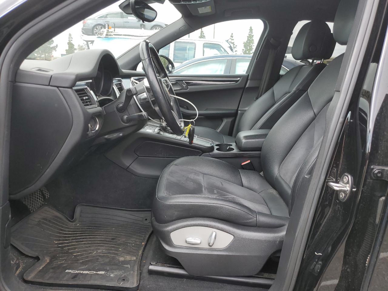 2017 Porsche Macan - Image 7