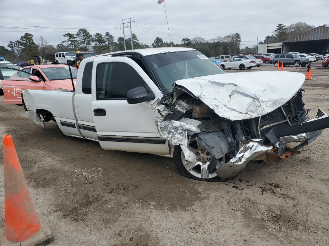 2000 Chevrolet Silverado - Image 4