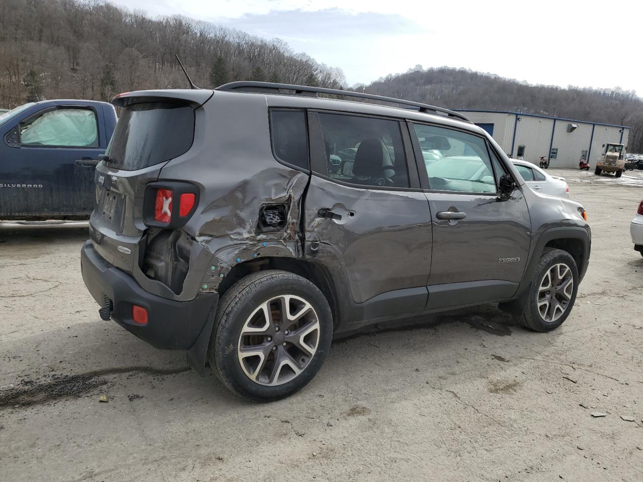 2016 Jeep Renegade - Image 3