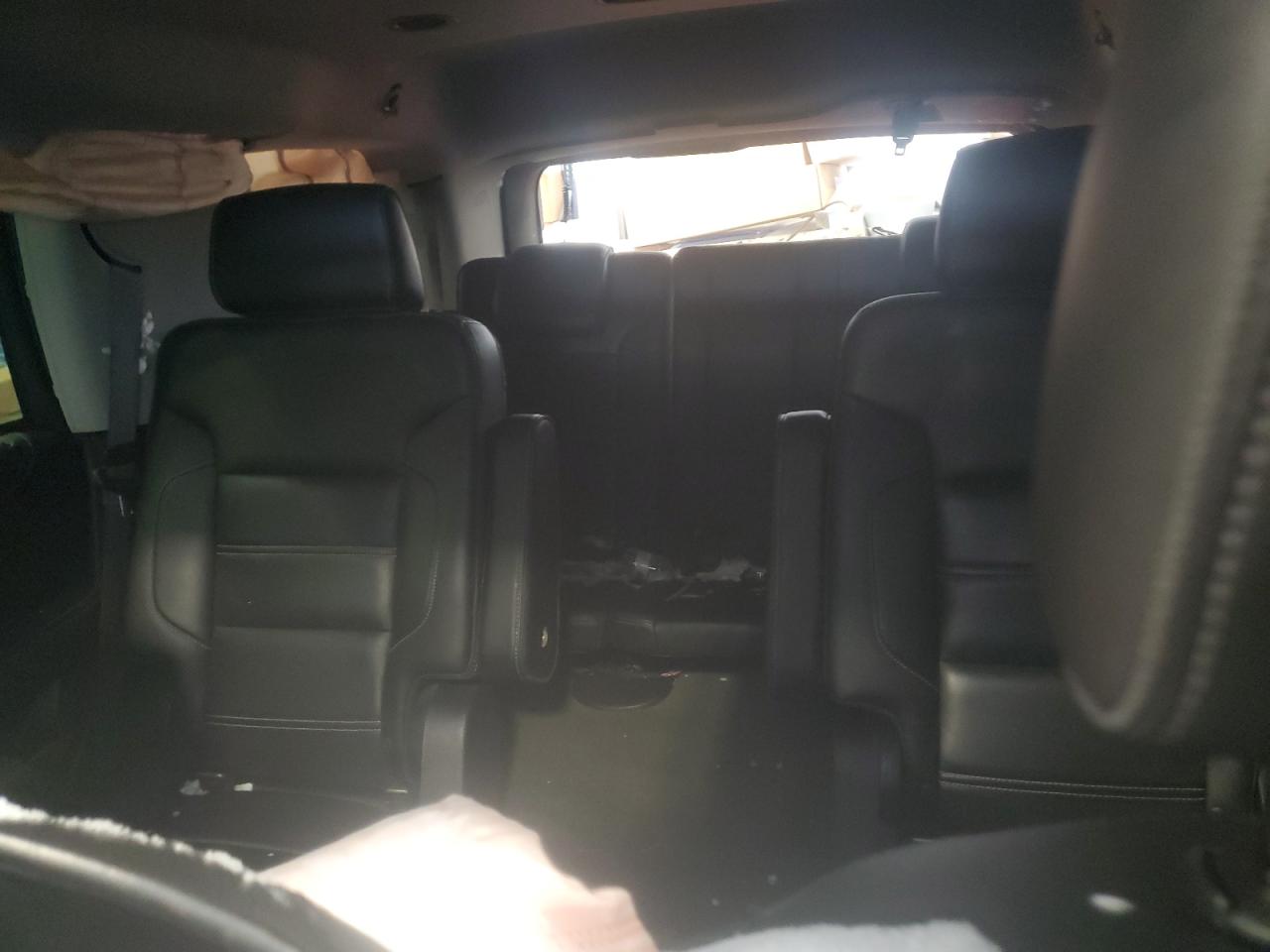 2015 GMC Yukon - Image 10