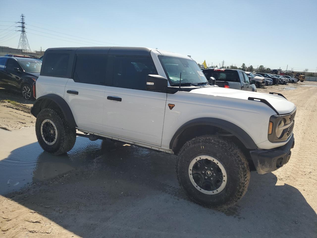 2023 Ford Bronco - Image 4