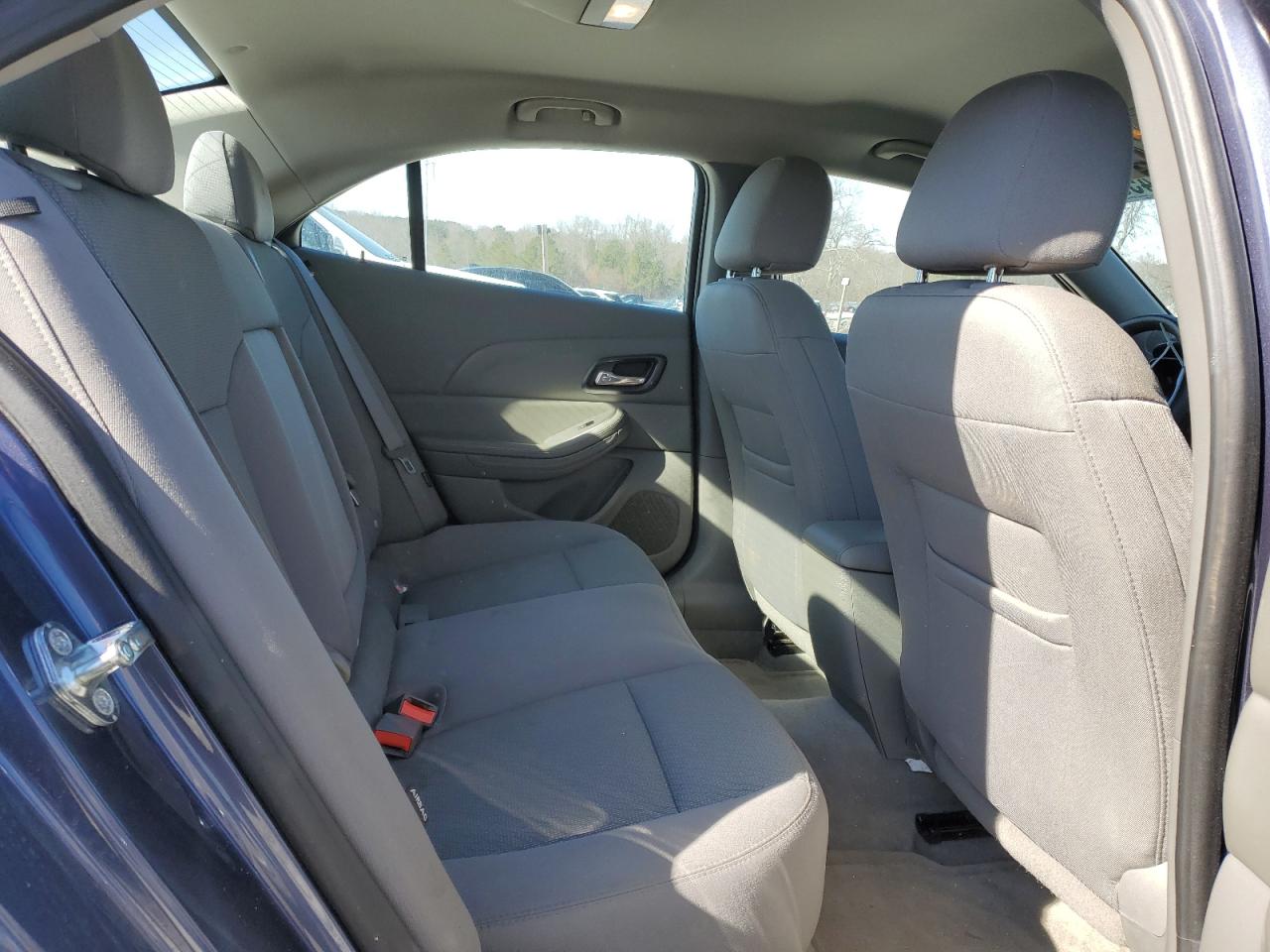2015 Chevrolet Malibu - Image 10