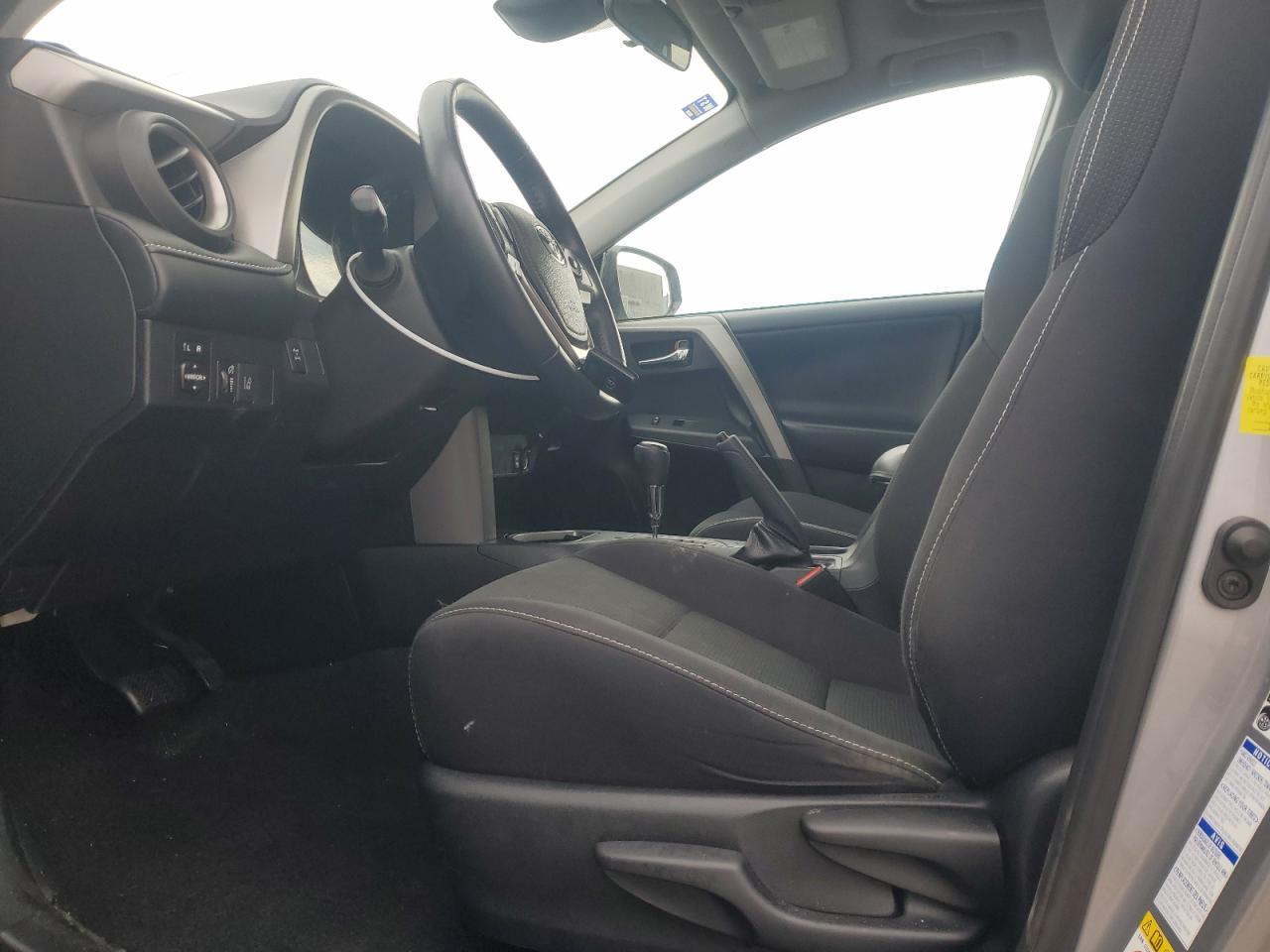 2018 Toyota RAV 4 - Image 7