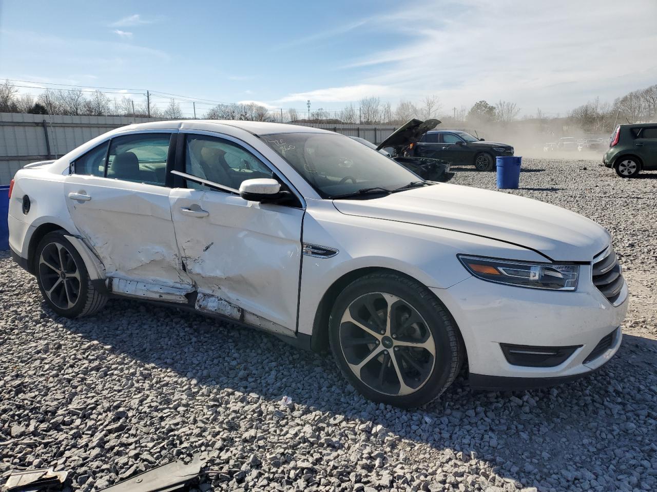 2015 Ford Taurus - Image 4