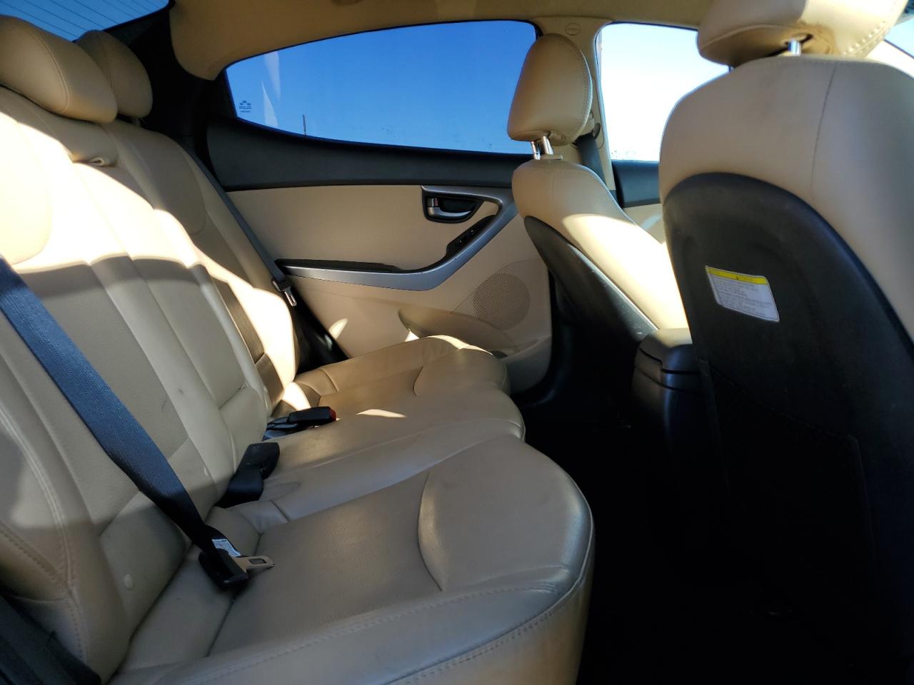 2013 Hyundai Elantra - Image 10