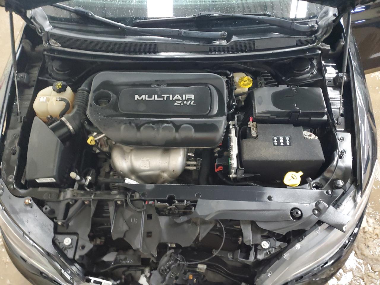 2015 Chrysler 200 - Image 11