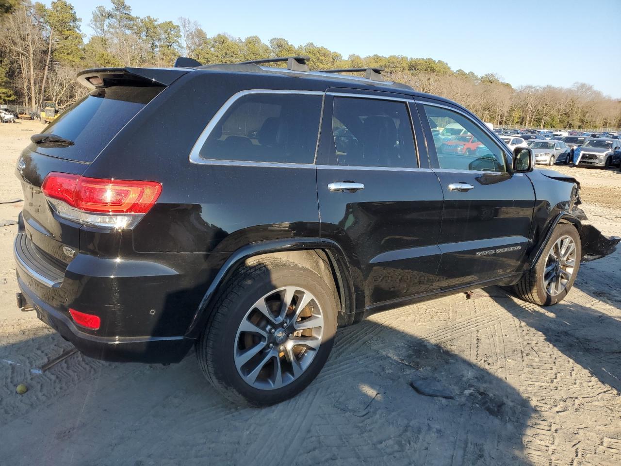 2017 Jeep Grand Cherokee - Image 3
