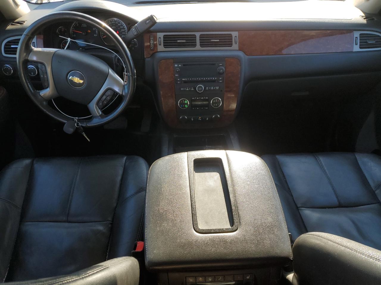 2013 Chevrolet Suburban - Image 8