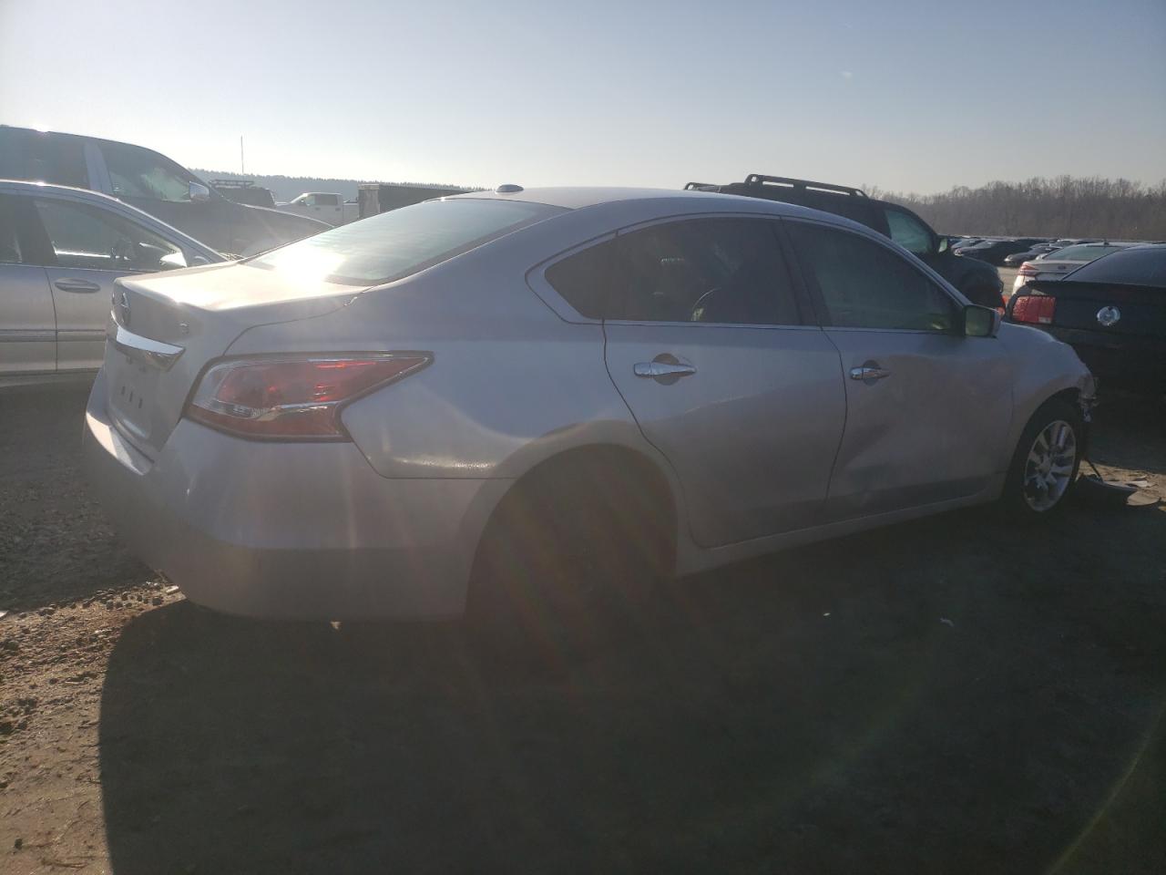 2015 Nissan Altima - Image 3