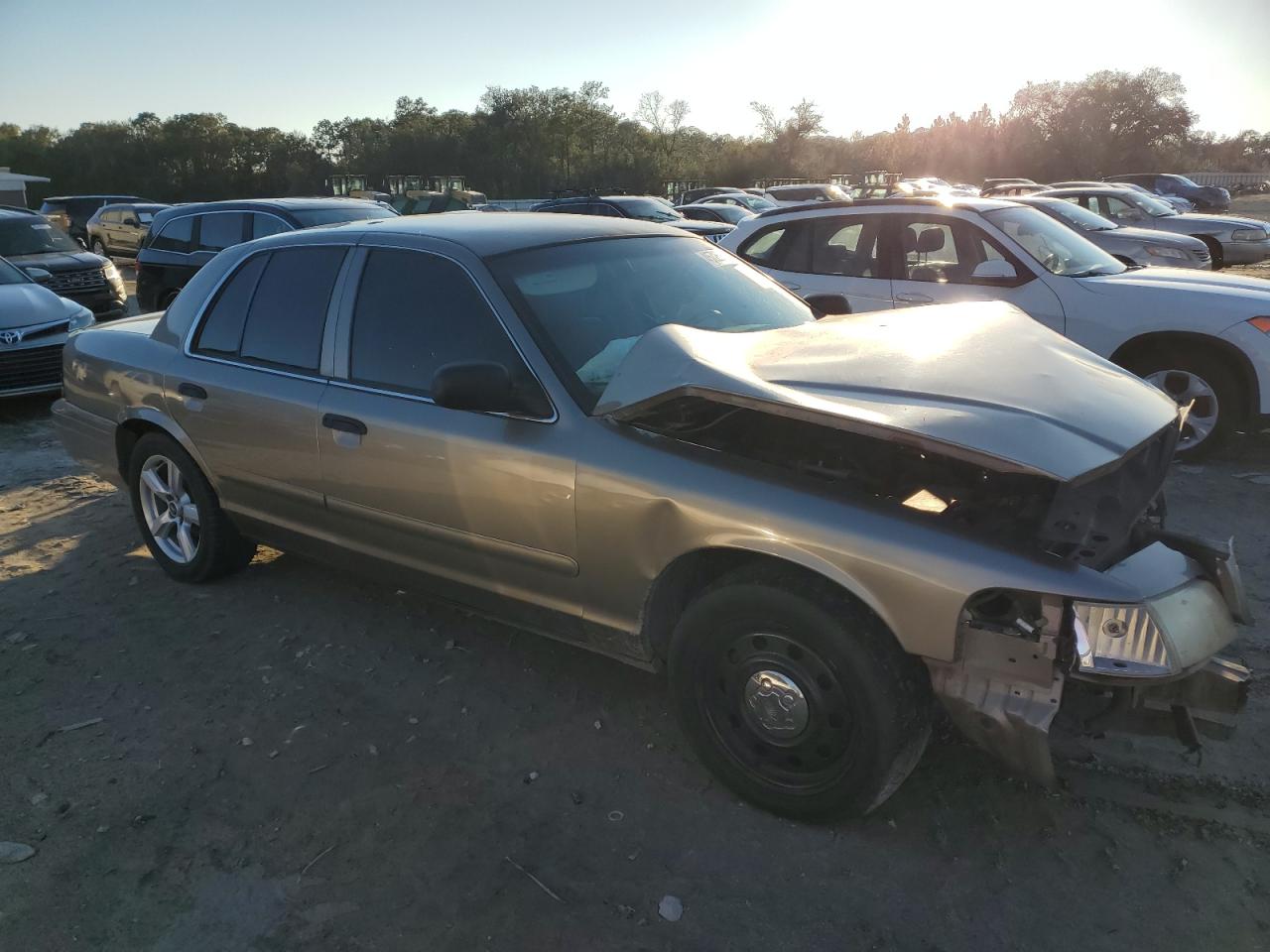 2007 Ford Crown Victoria - Image 4