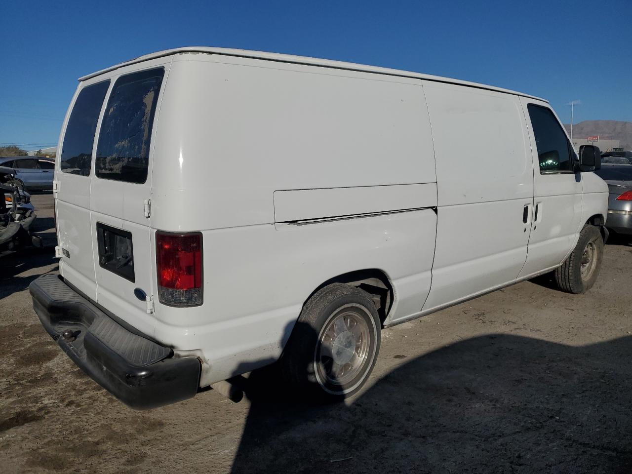 2003 Ford Econoline - Image 3