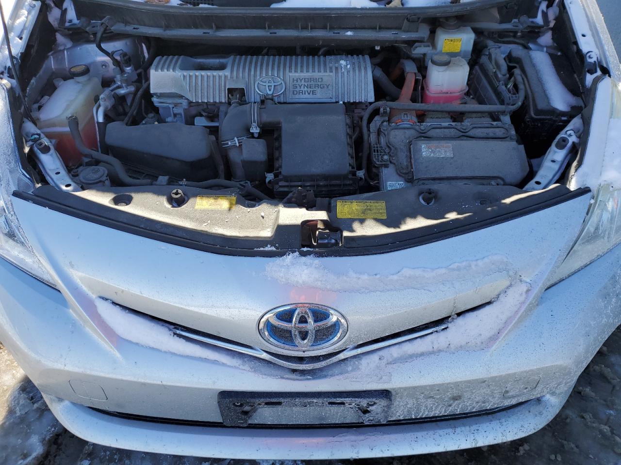 2014 Toyota Prius - Image 12