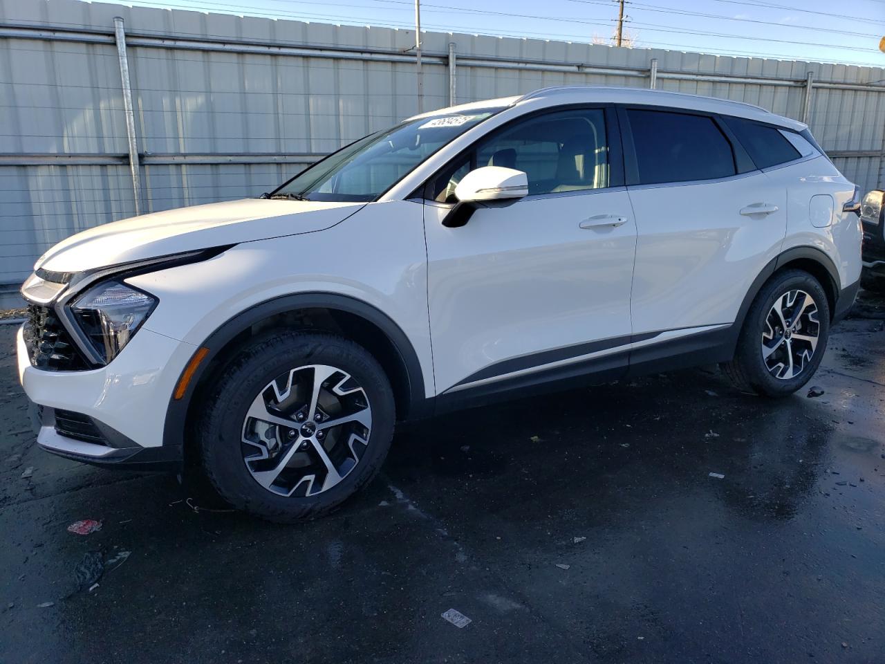 2023 Kia Sportage - Image 1