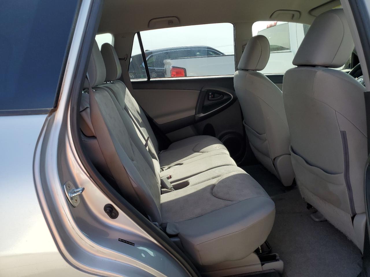2012 Toyota RAV 4 - Image 11