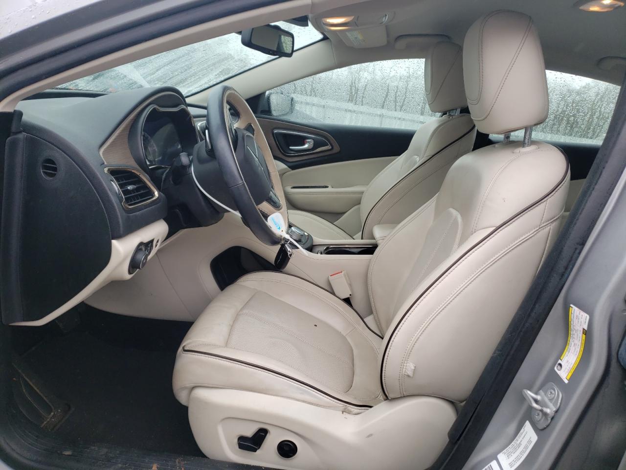 2015 Chrysler 200 - Image 7