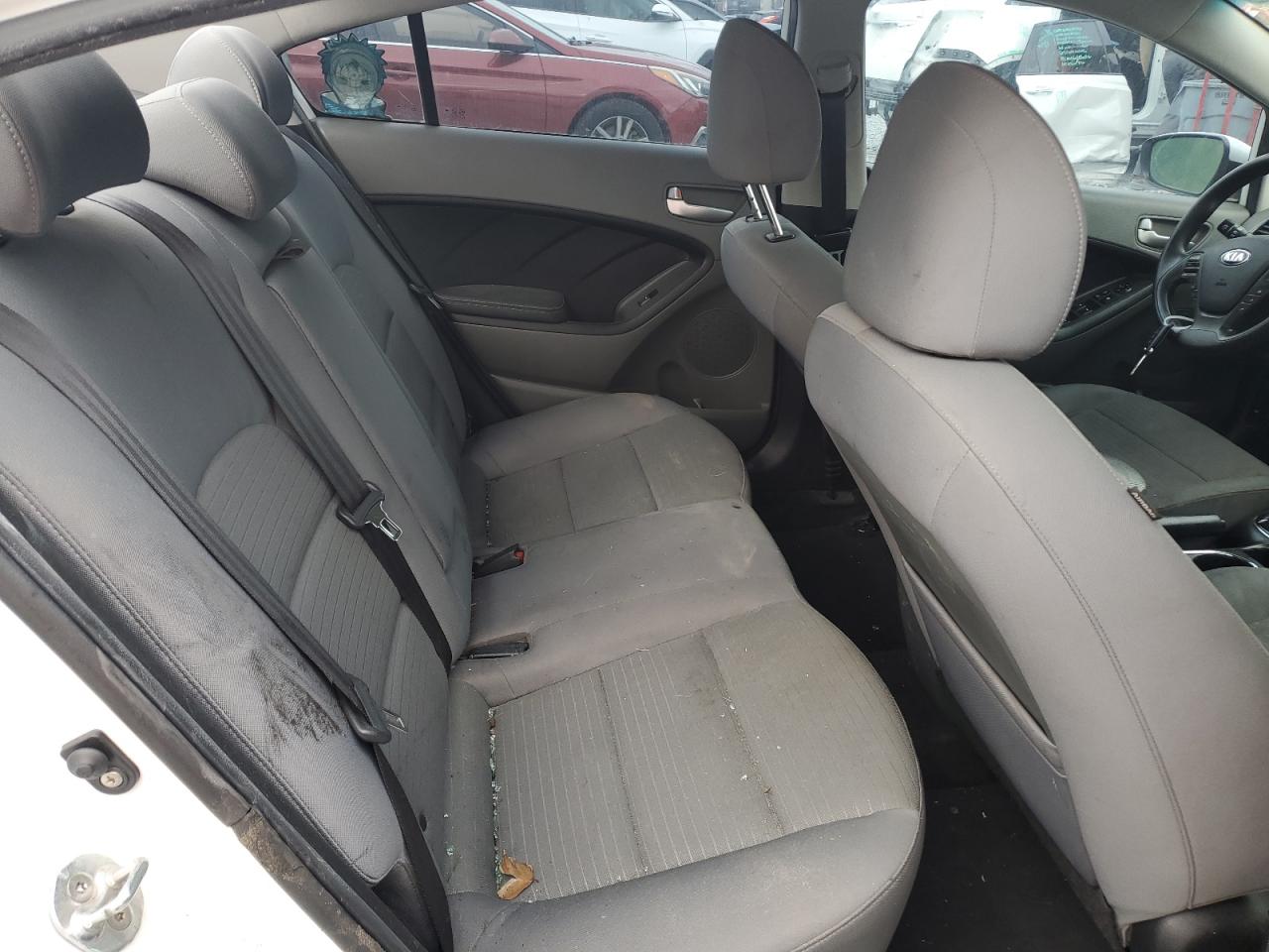 2018 Kia Forte - Image 11