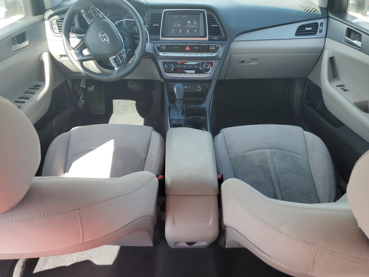 2018 Hyundai Sonata - Image 8
