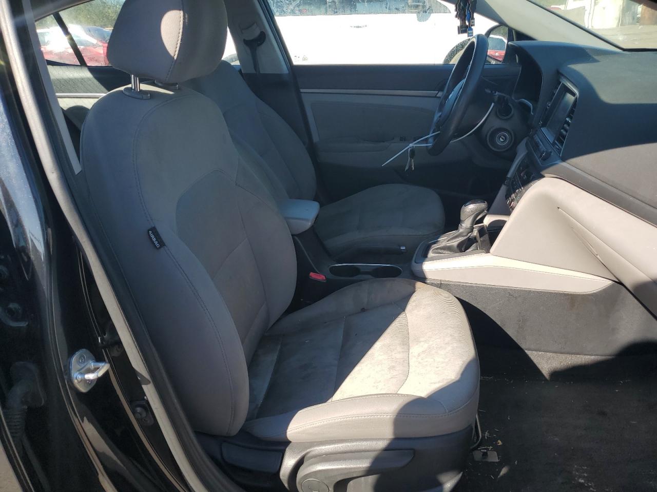 2018 Hyundai Elantra - Image 7