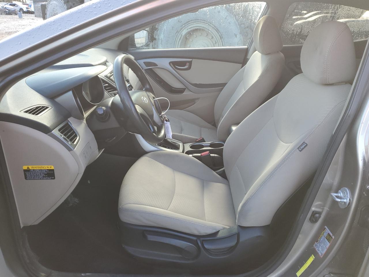 2014 Hyundai Elantra - Image 7