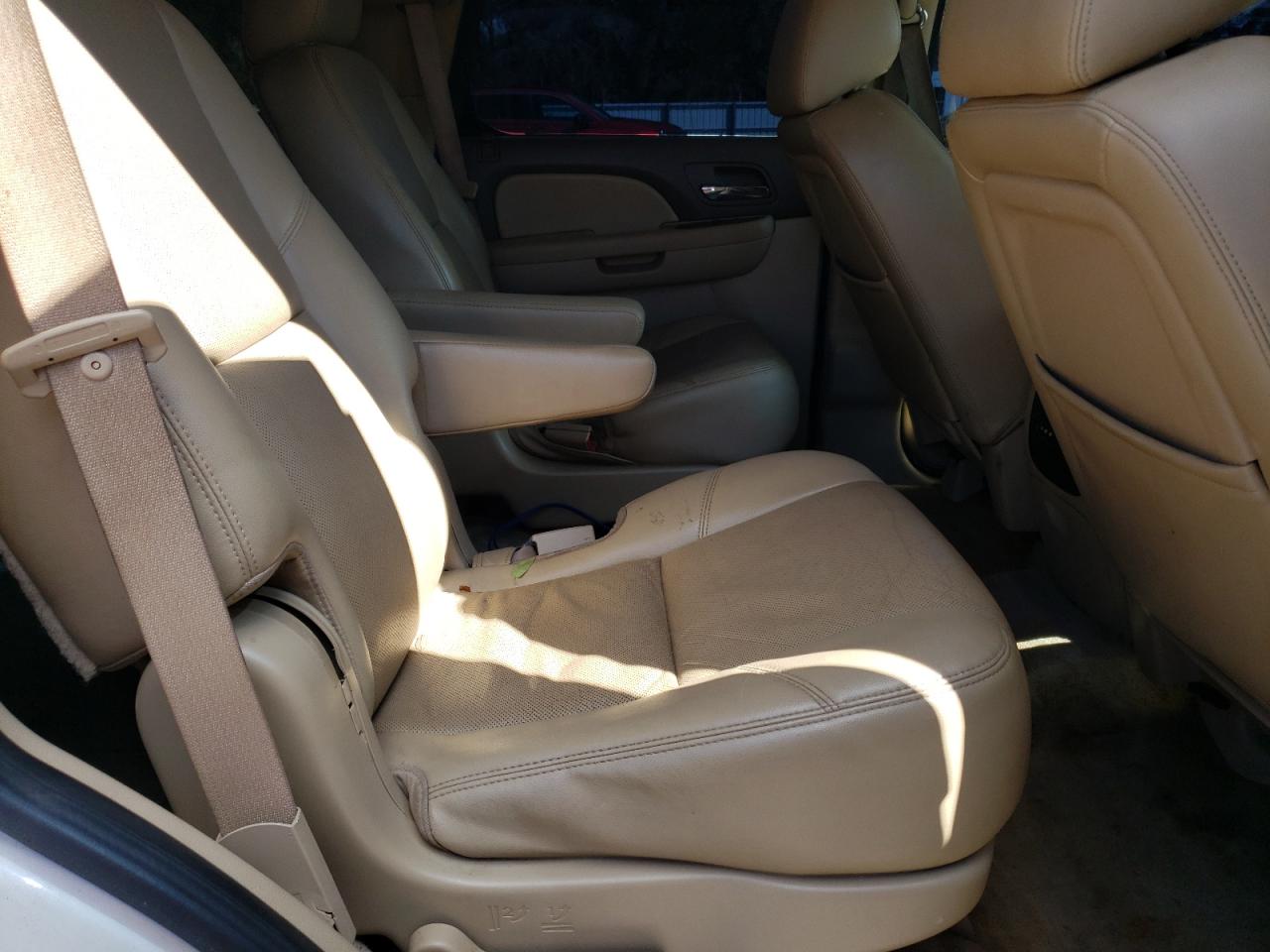 2011 Chevrolet Tahoe - Image 11