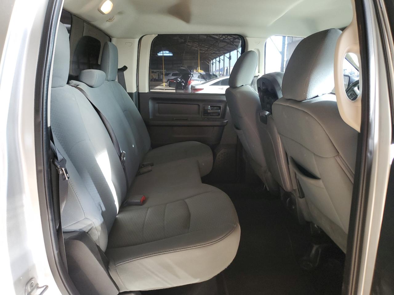 2013 RAM 1500 - Image 10