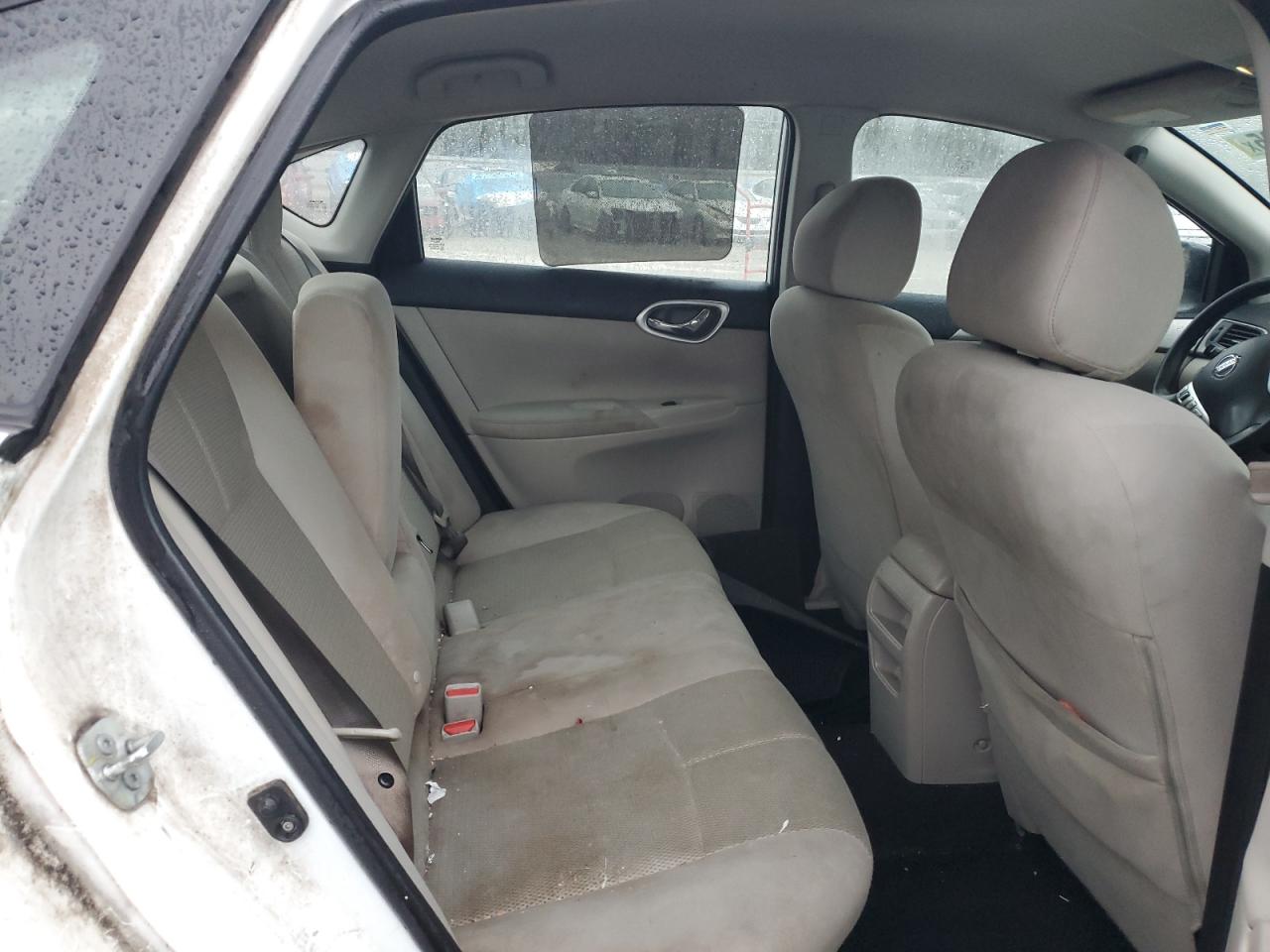 2015 Nissan Sentra - Image 10