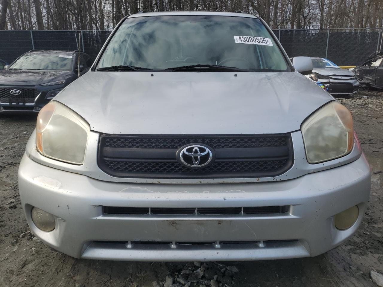 2004 Toyota RAV 4 - Image 5
