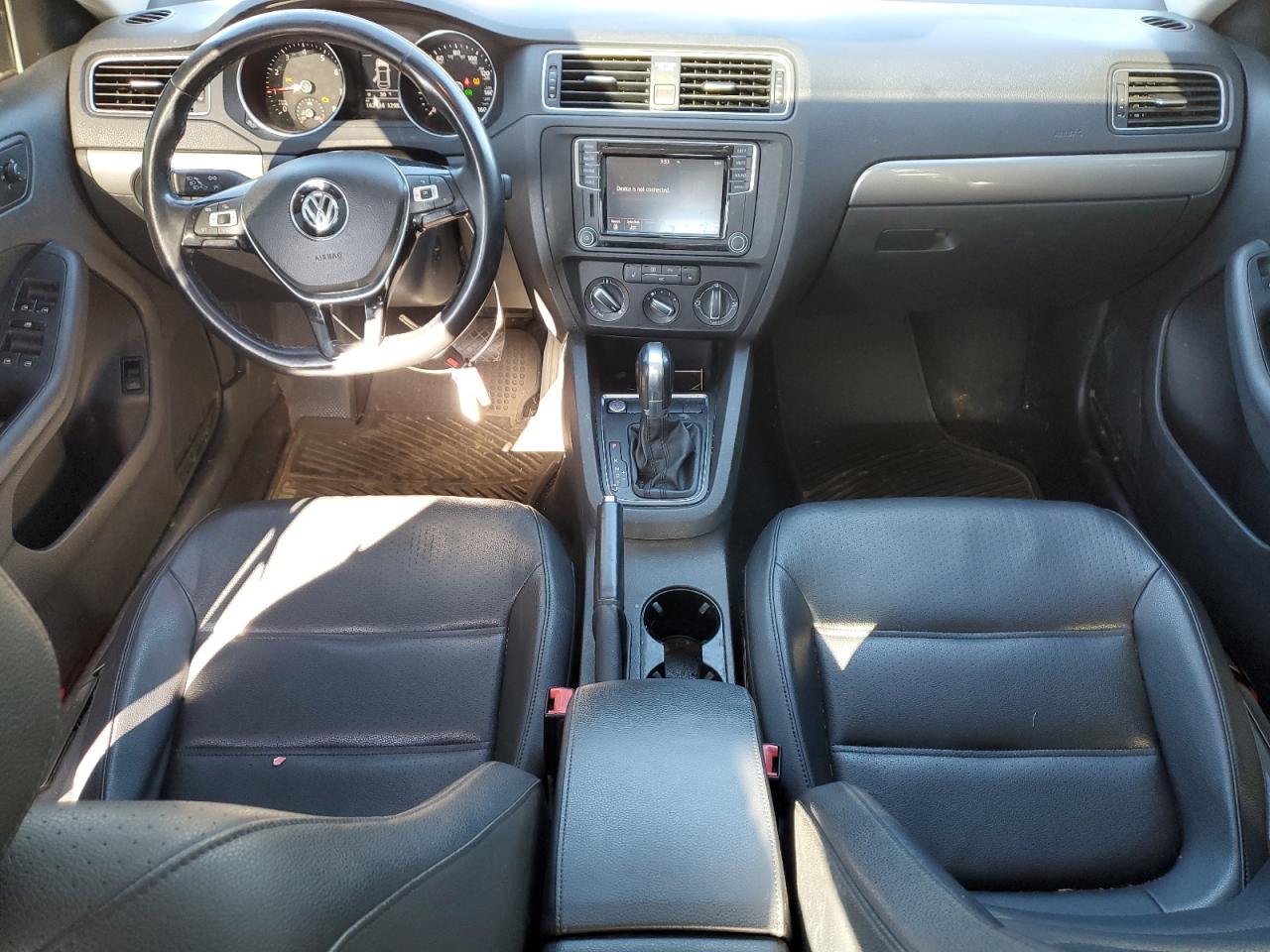 2017 Volkswagen Jetta - Image 8