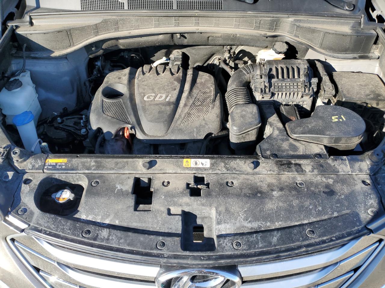 2016 Hyundai Santa Fe - Image 12