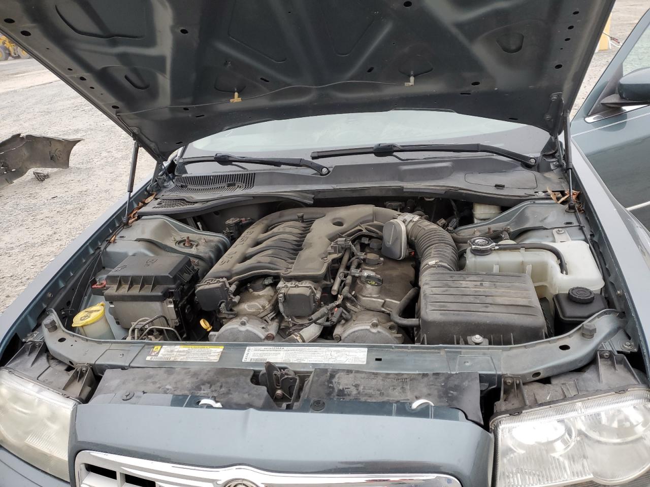 2006 Chrysler 300 - Image 11