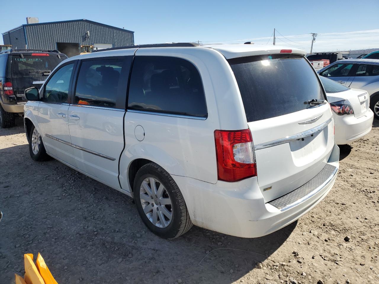 2016 Chrysler Town & Country - Image 2