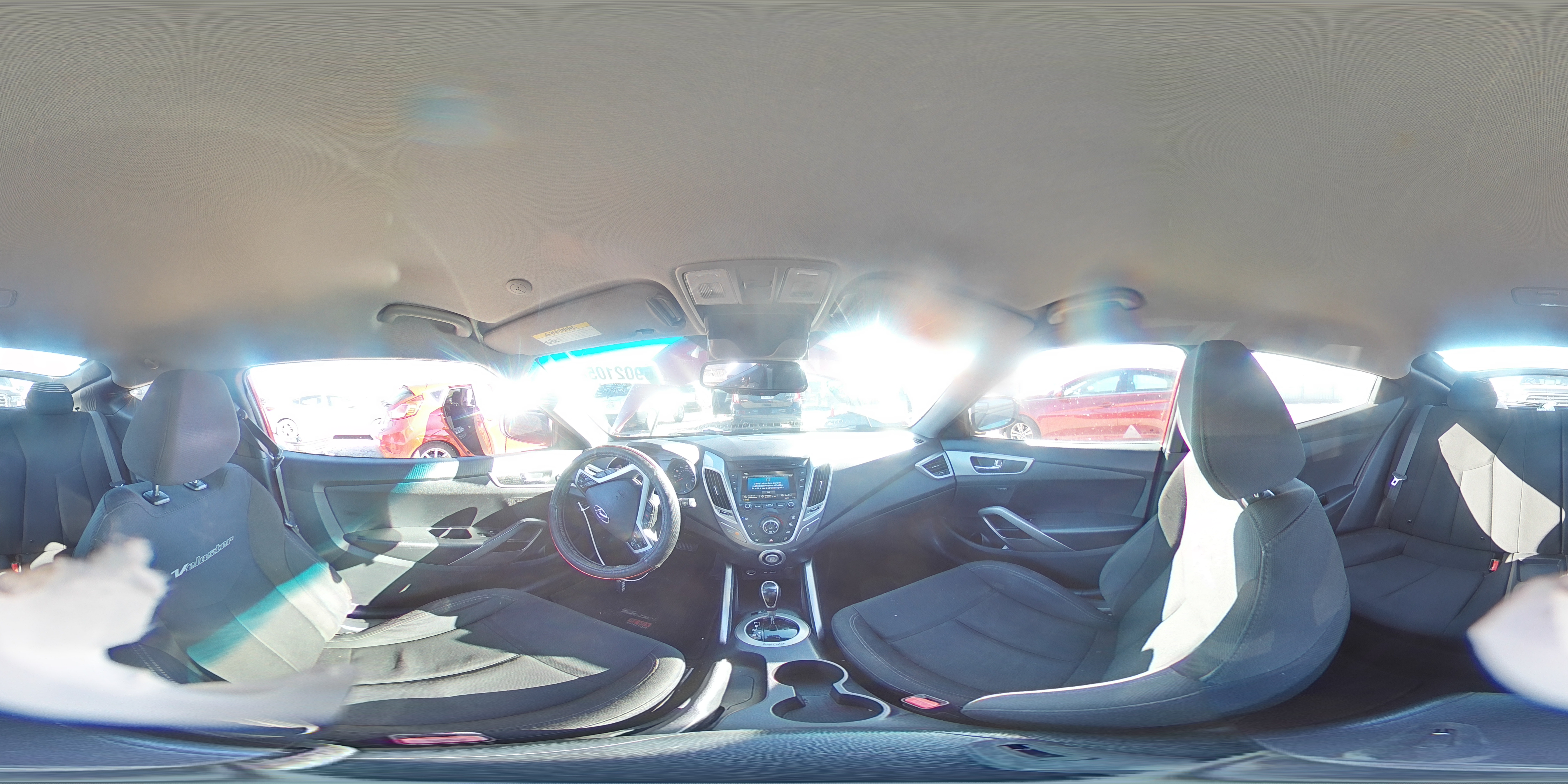 2013 Hyundai Veloster - Image 13
