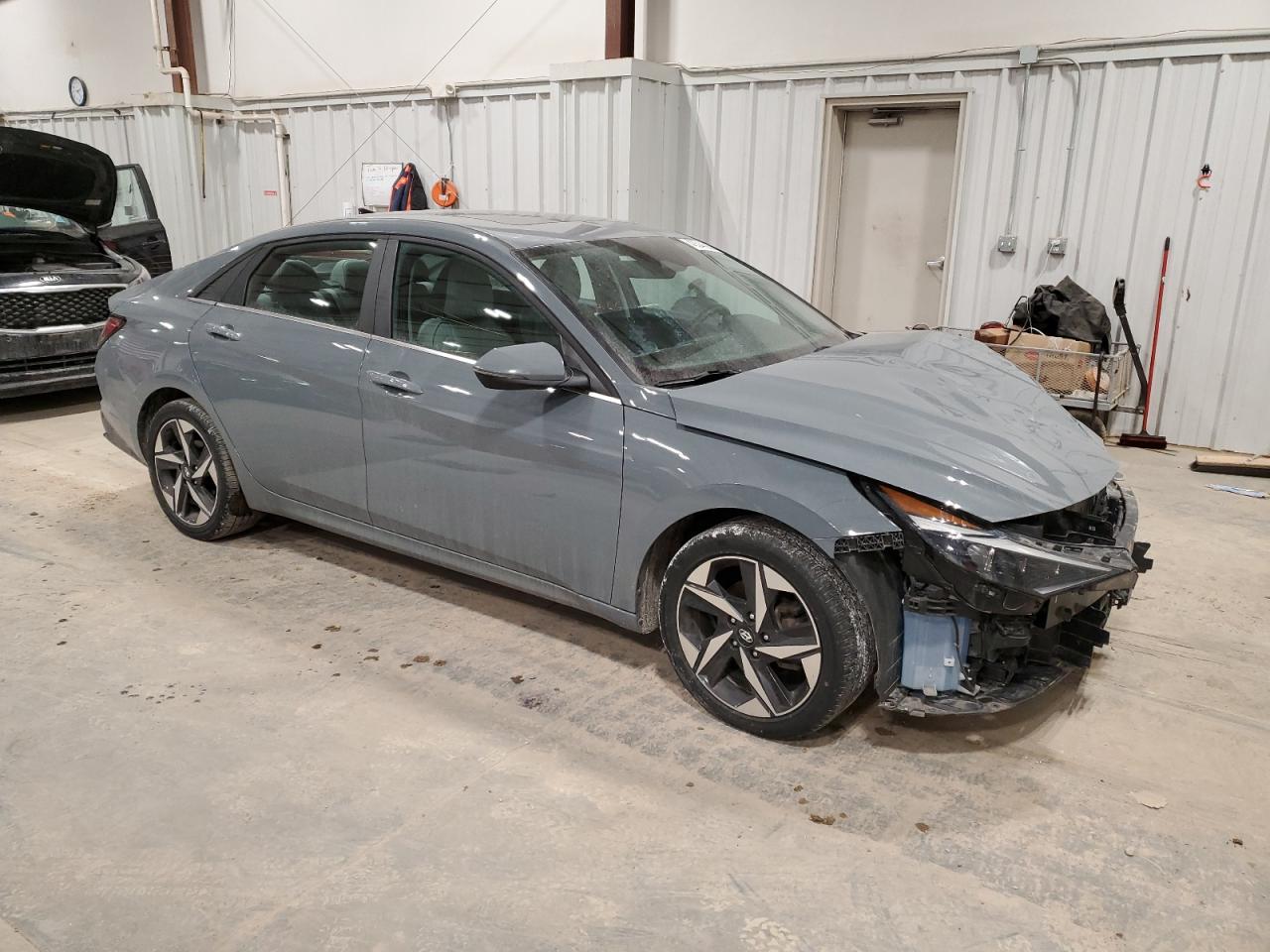 2022 Hyundai Elantra - Image 4