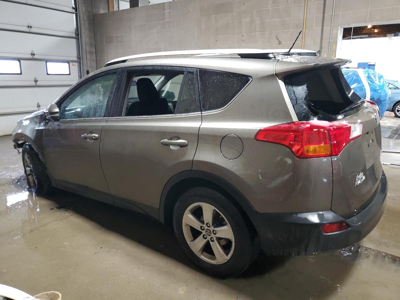 2015 Toyota RAV 4 - Image 2