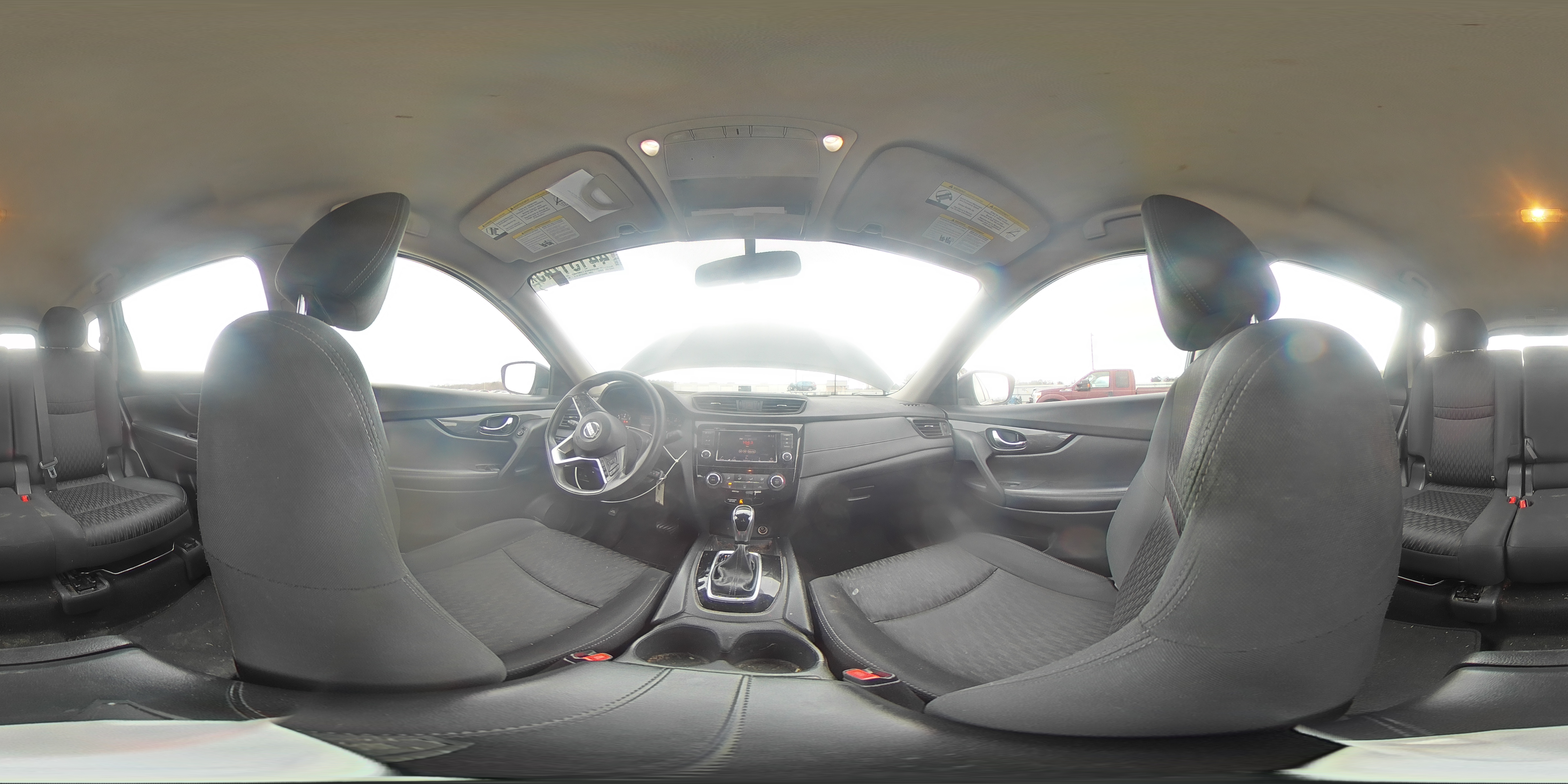 2018 Nissan Rogue - Image 14