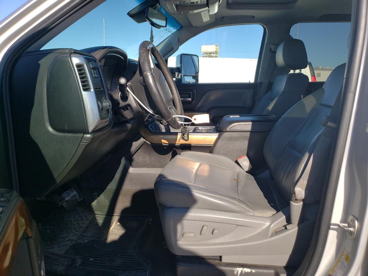 2015 Chevrolet Silverado - Image 7