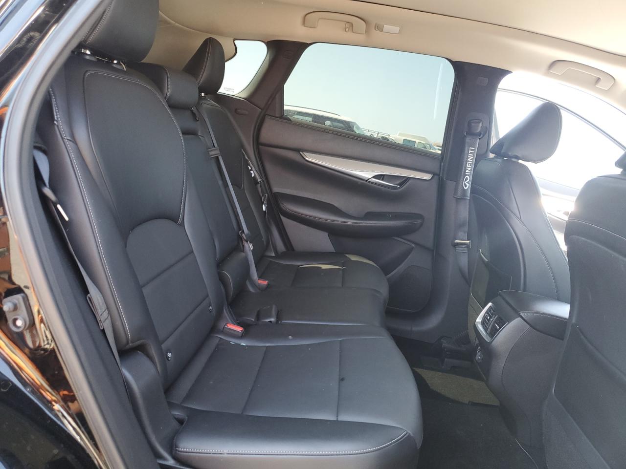 2021 Infiniti QX50 - Image 11