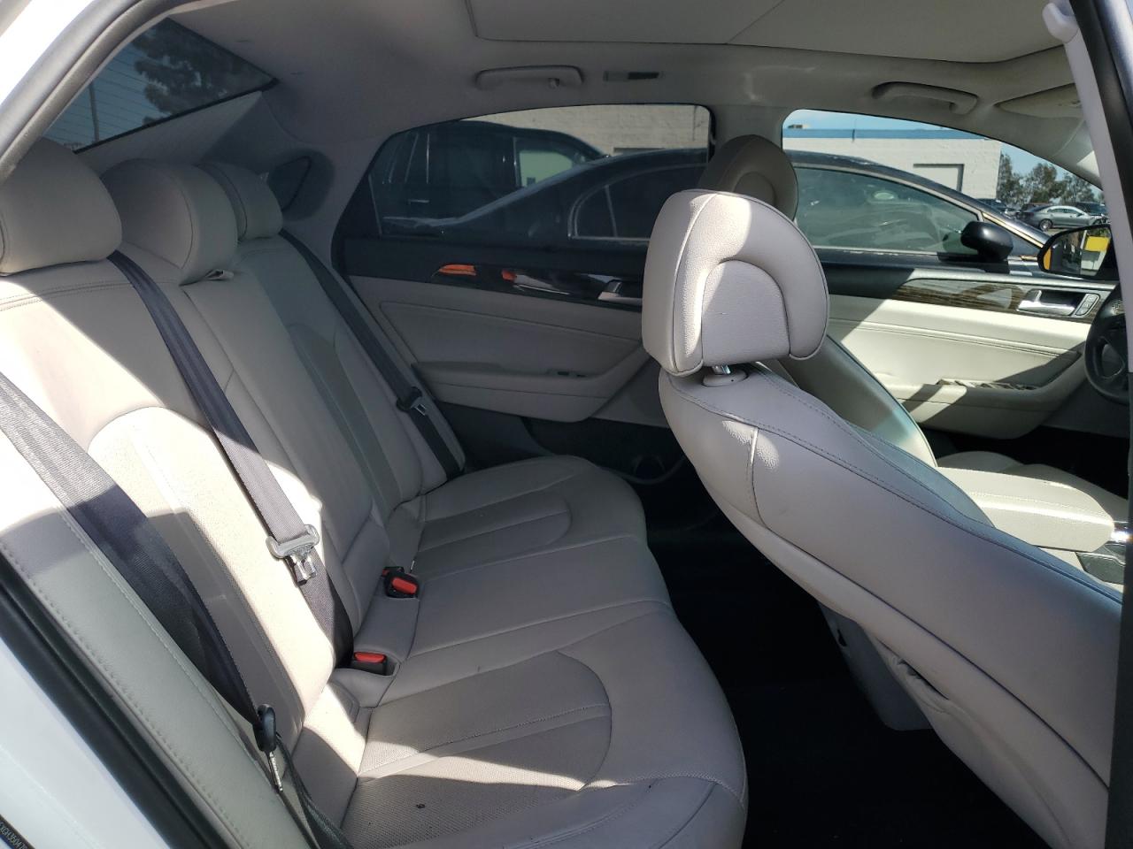 2016 Hyundai Sonata - Image 10