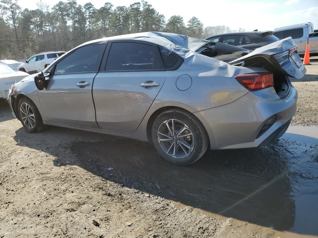 2023 Kia Forte - Image 2
