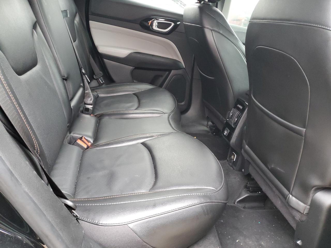2022 Jeep Compass - Image 11