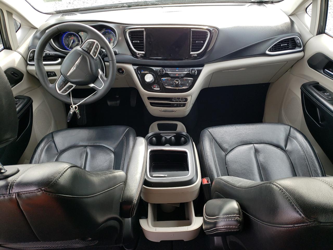 2022 Chrysler Pacifica - Image 8