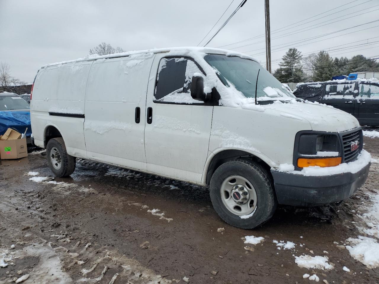 2012 GMC Savana - Image 4