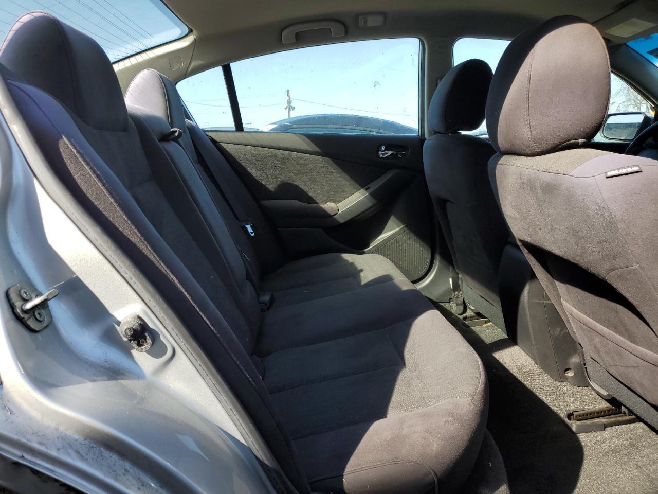 2012 Nissan Altima - Image 10