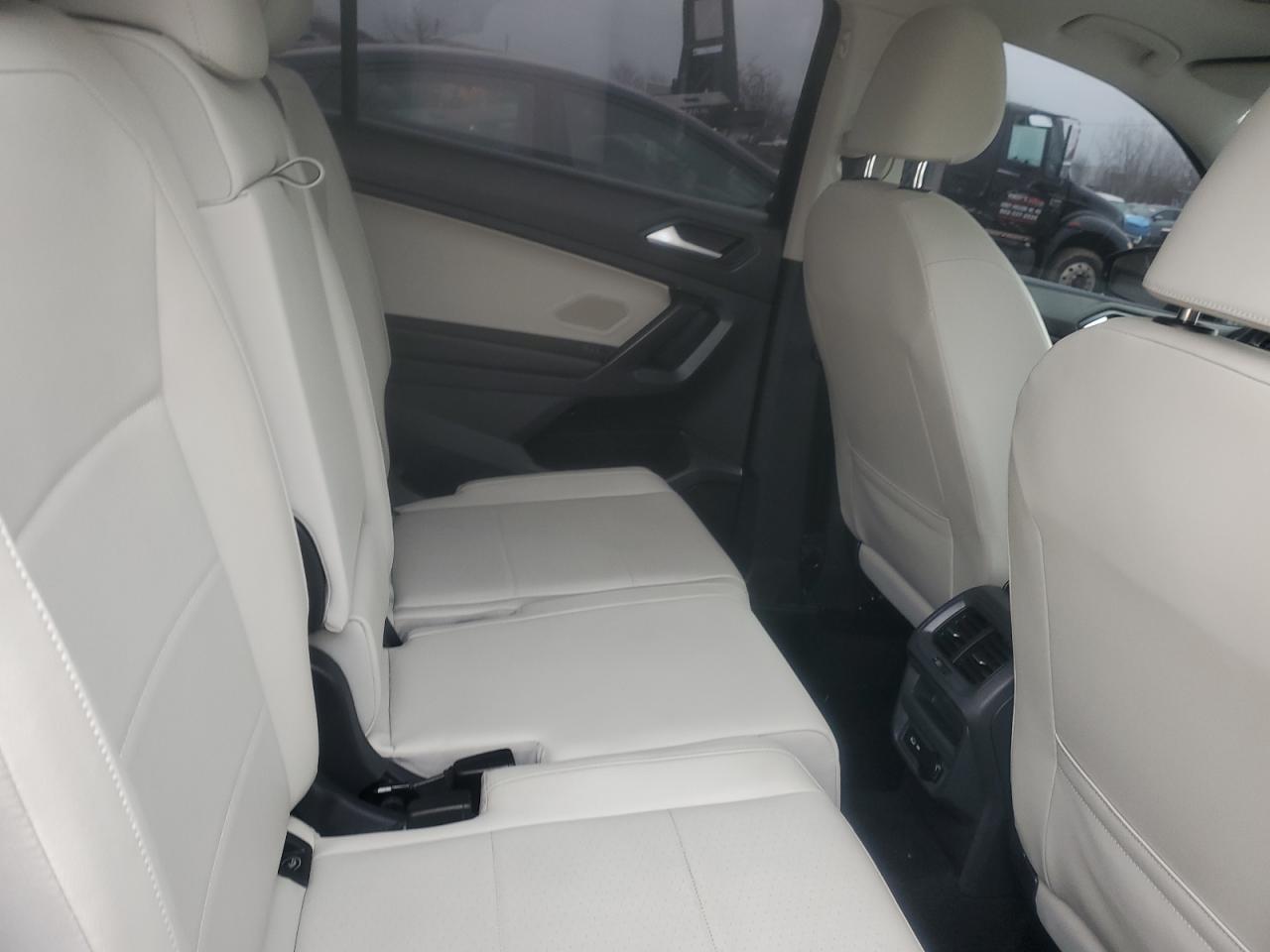 2021 Volkswagen Tiguan - Image 11