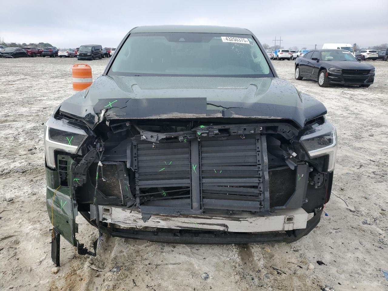 2022 Toyota Tundra - Image 5