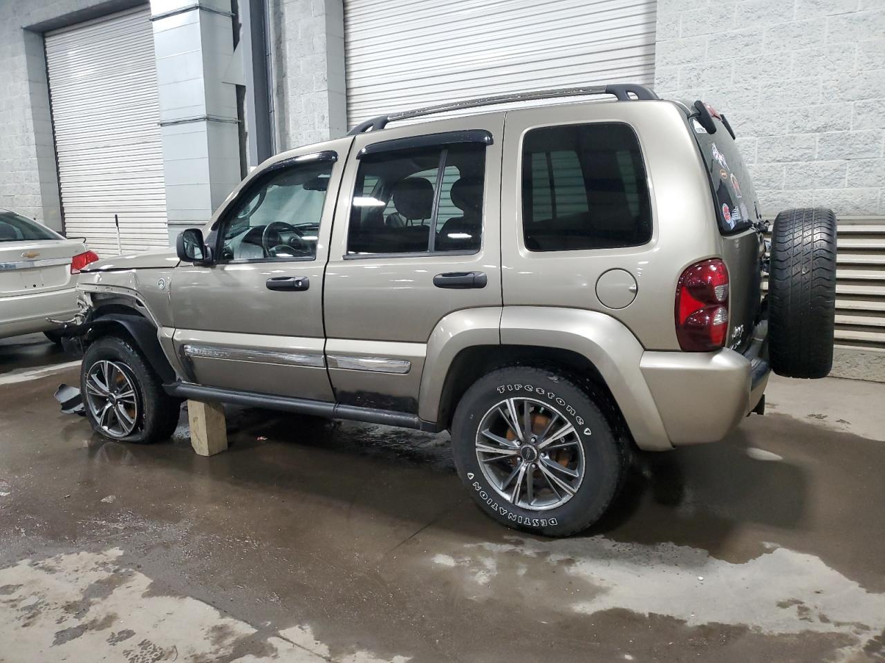 2007 Jeep Liberty (North America) - Image 2