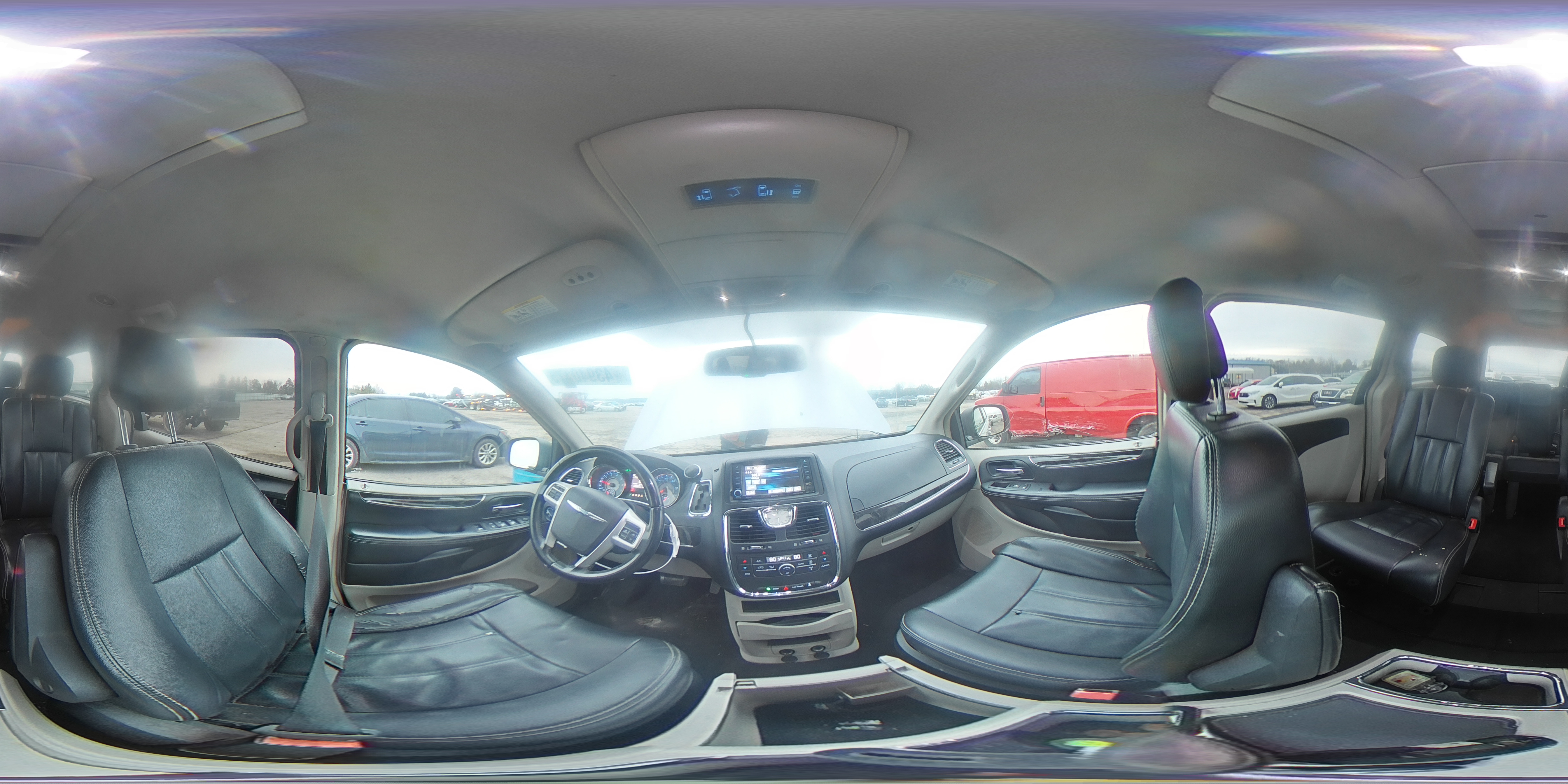 2014 Chrysler Town & Country - Image 14