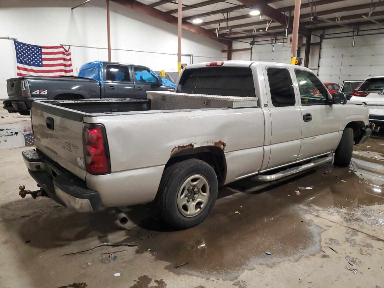 2004 Chevrolet Silverado - Image 3